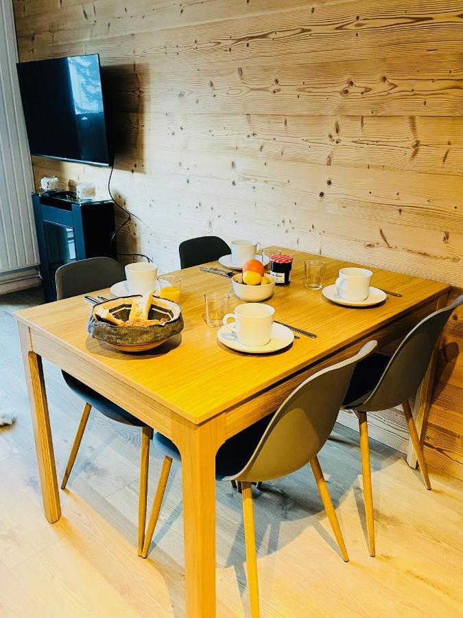 Au Centre De La Station, Entierement Renove, , Parking Prive Et Wifi Gratuit Appartement *